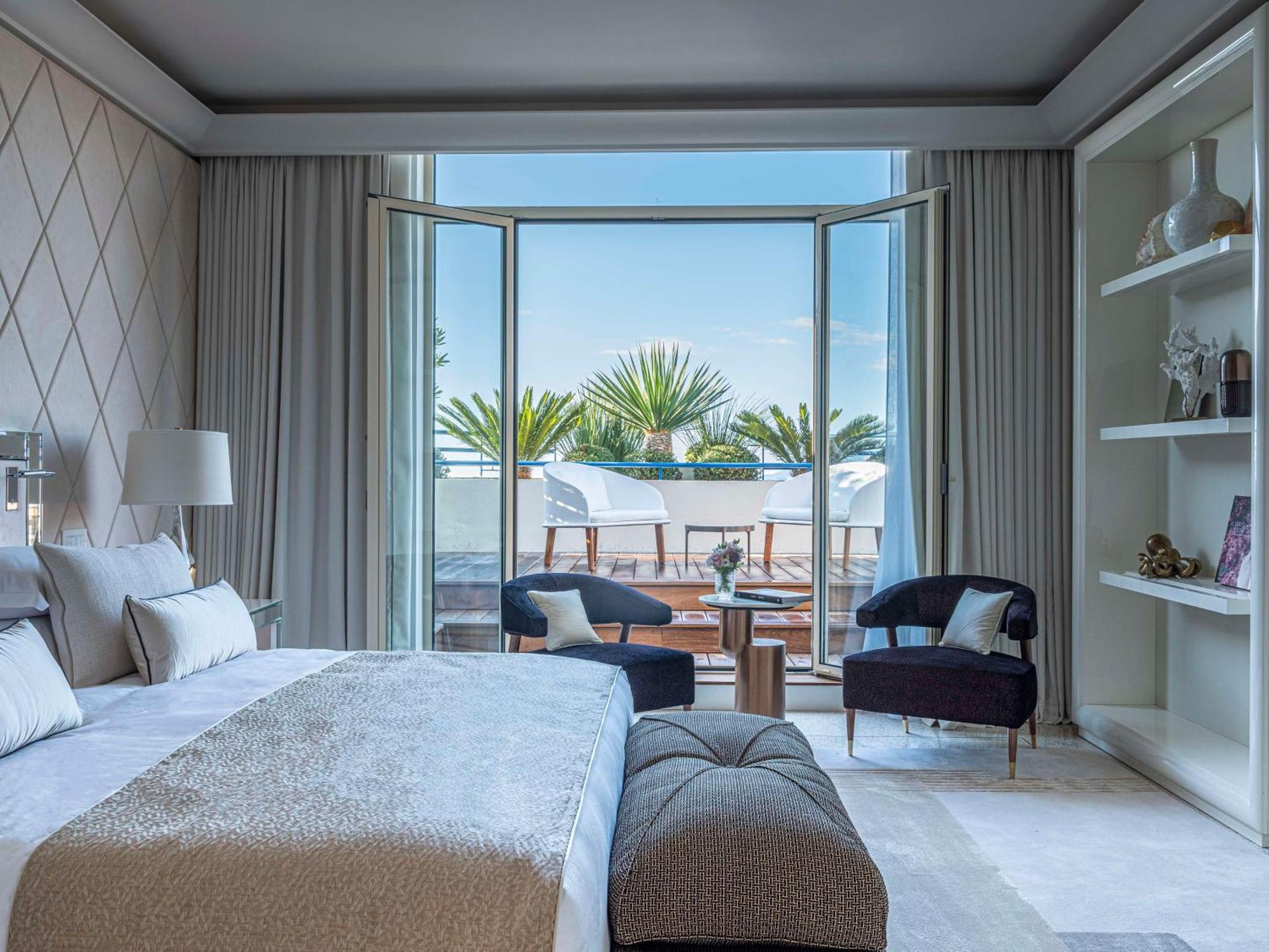 Hotel Martinez, In The Unbound Collection By Hyatt Cannes Exterior foto A bedroom at the hotel