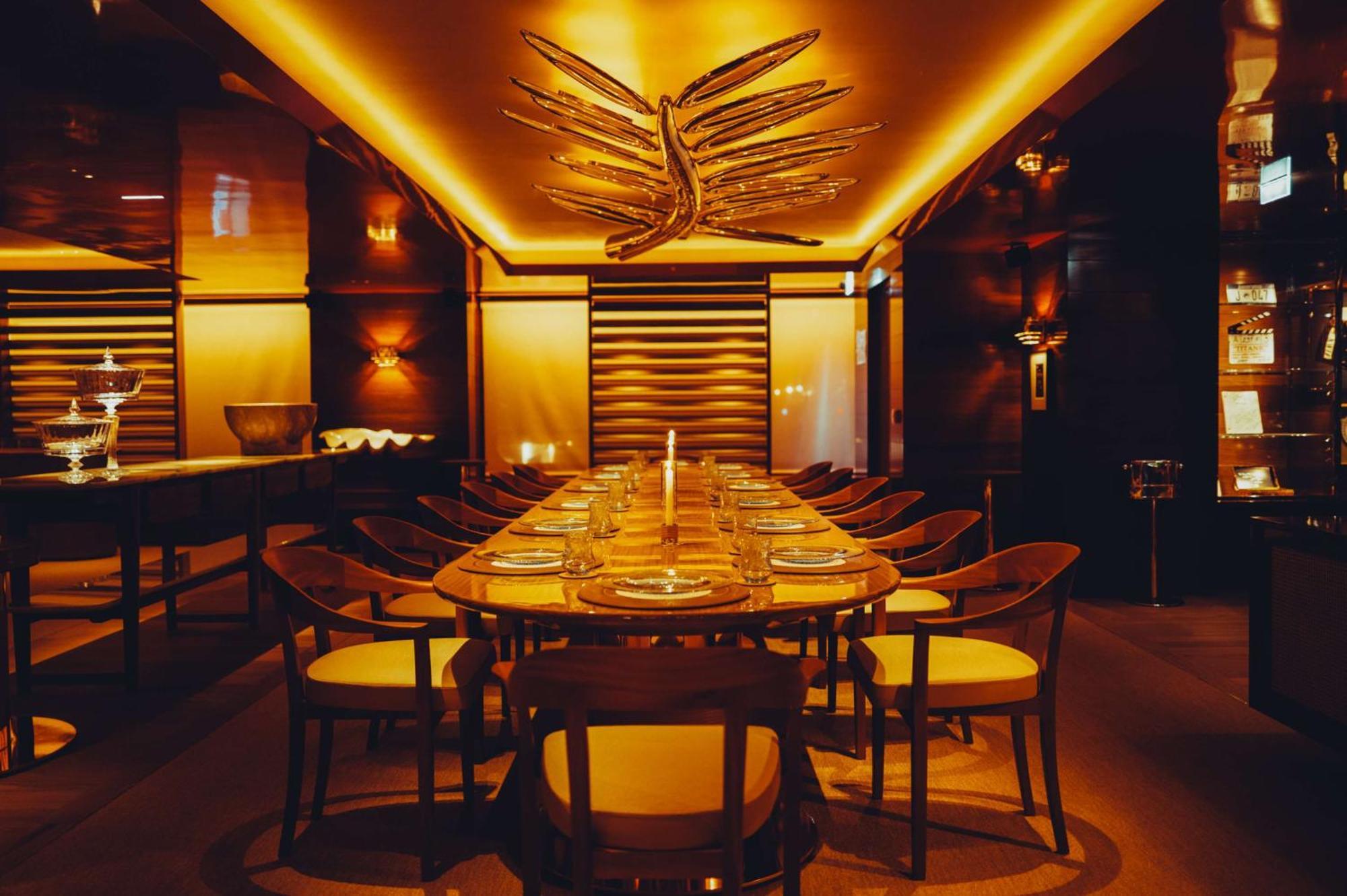 Hotel Martinez, In The Unbound Collection By Hyatt Cannes Exterior foto Interior of the restaurant