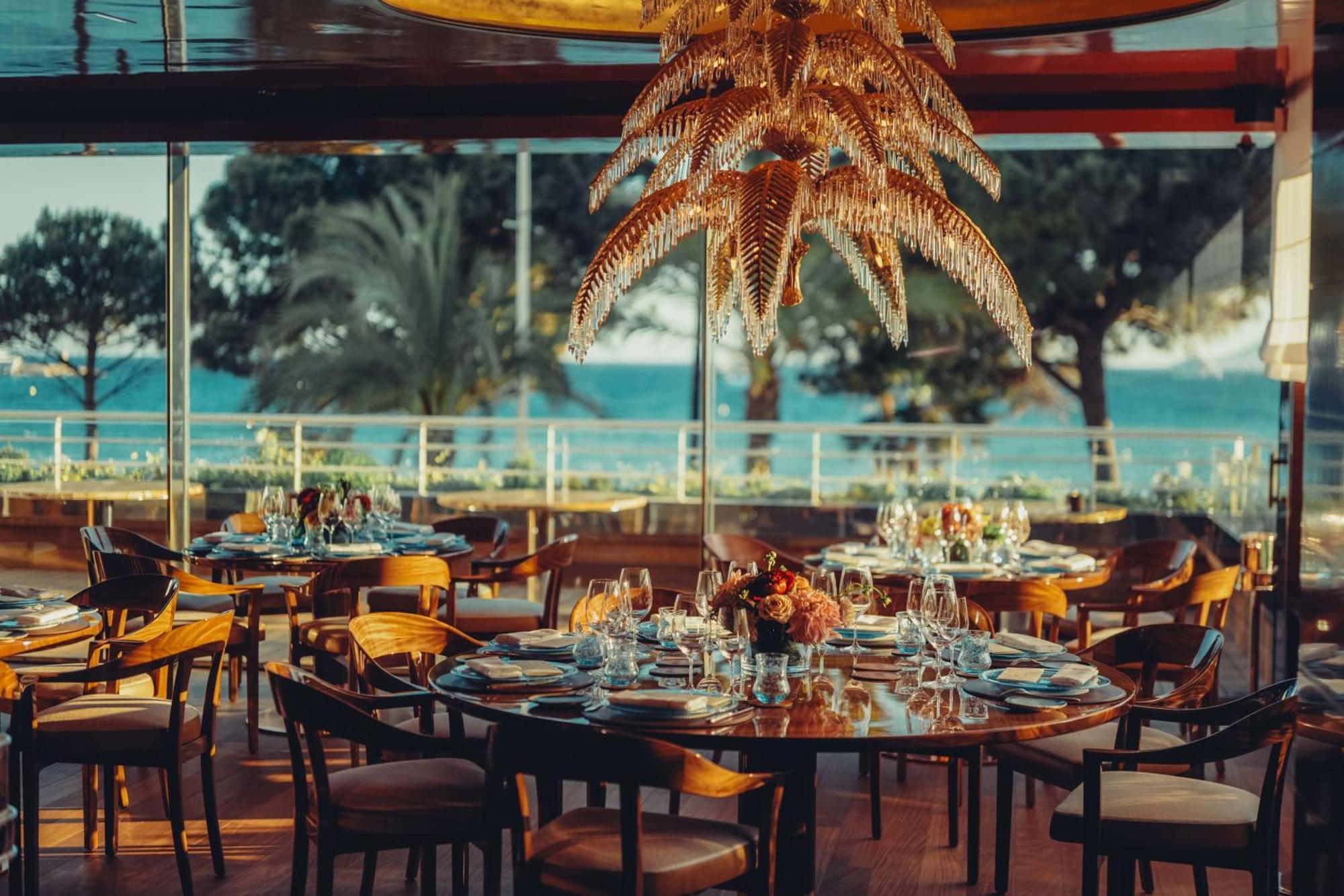 Hotel Martinez, In The Unbound Collection By Hyatt Cannes Exterior foto The restaurant