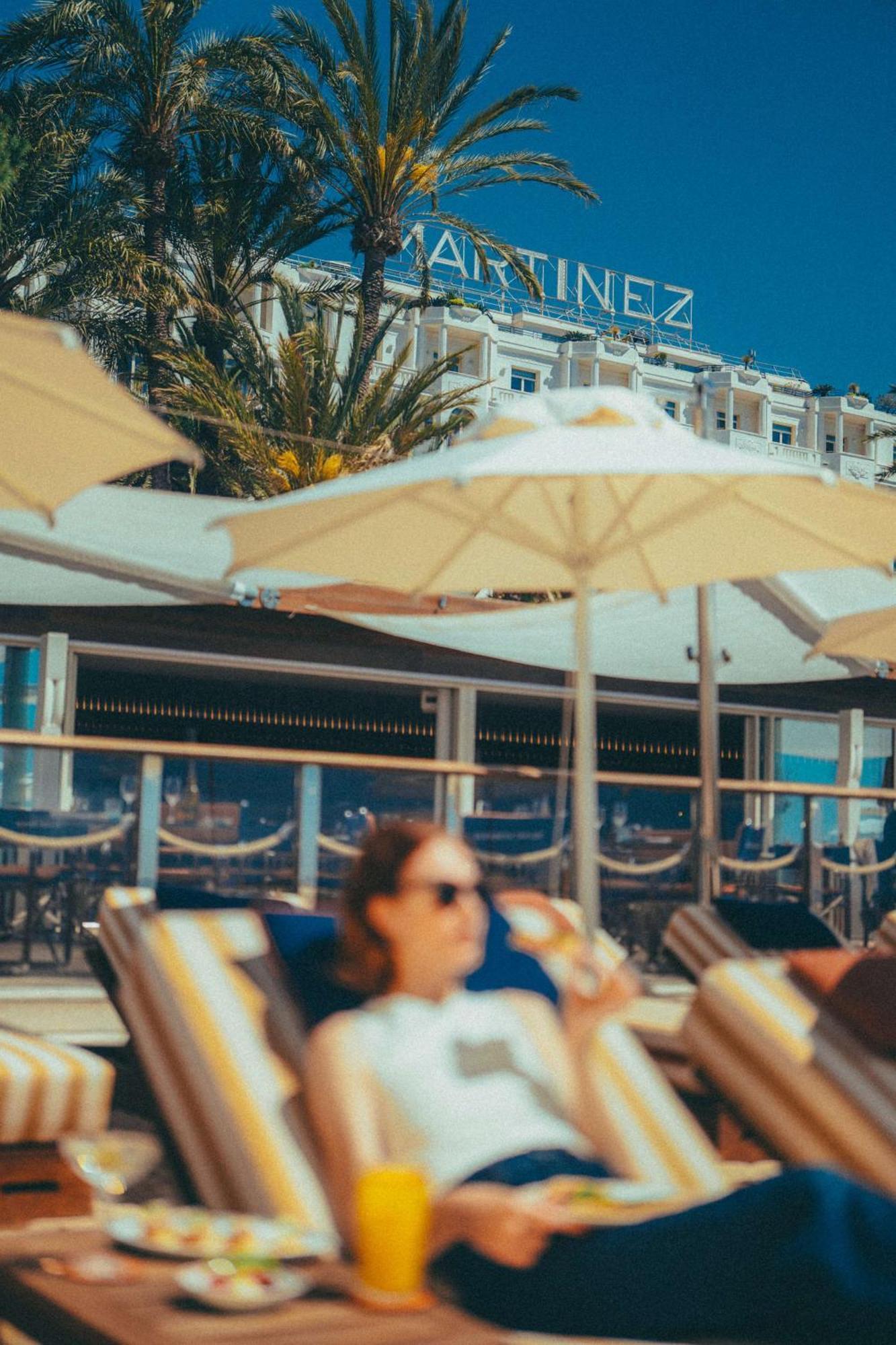 Hotel Martinez, In The Unbound Collection By Hyatt Cannes Exterior foto The beach at the hotel